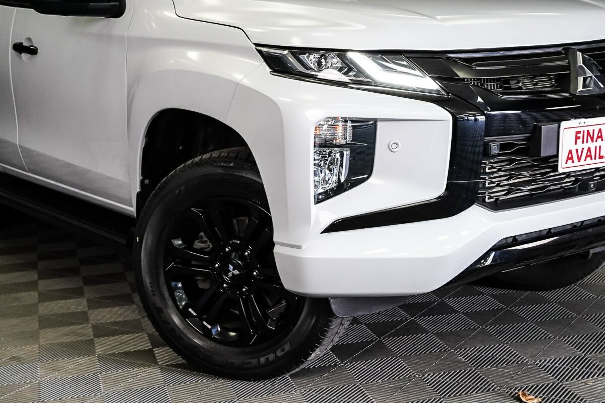 Mitsubishi Triton image 2