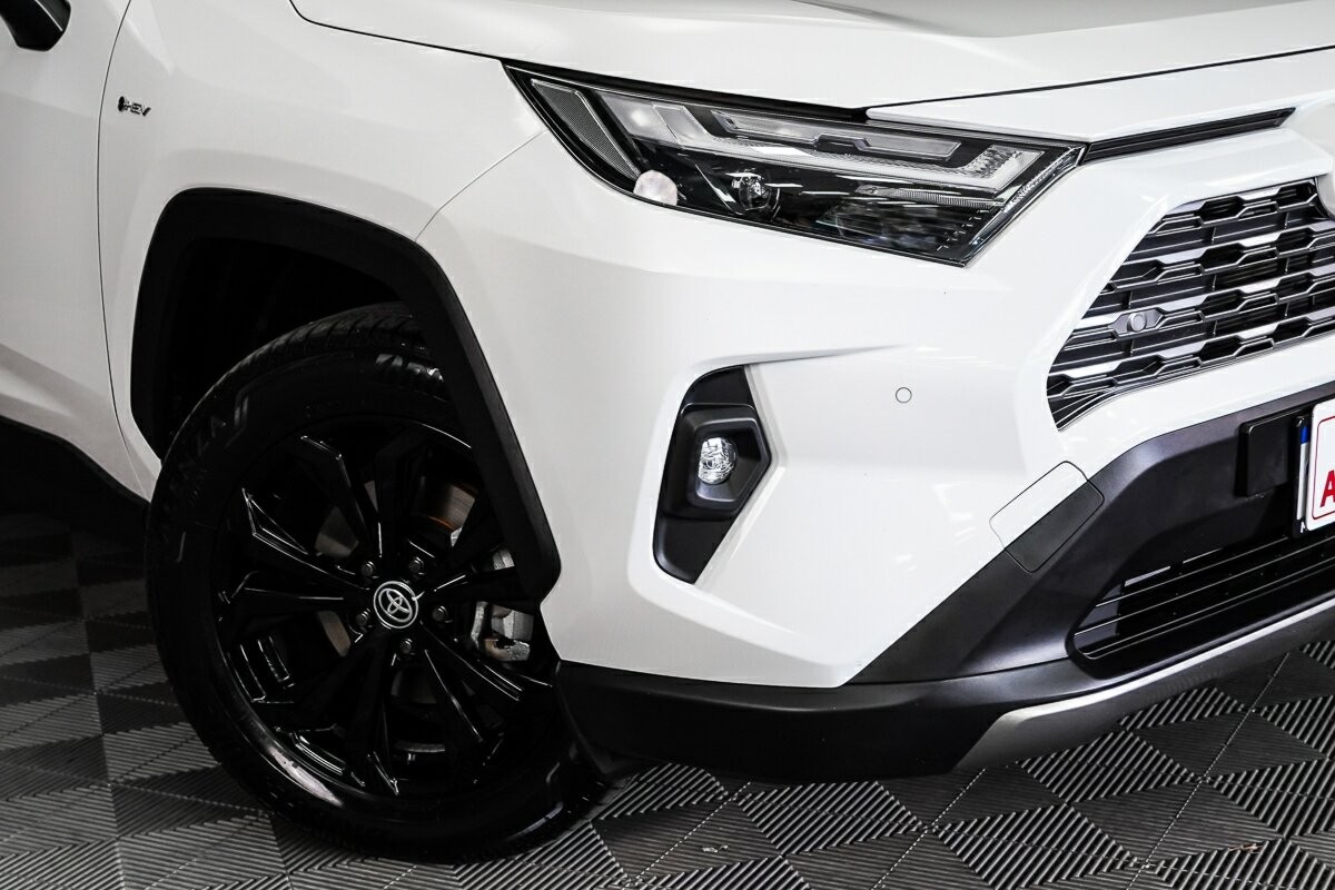 Toyota Rav4 image 2