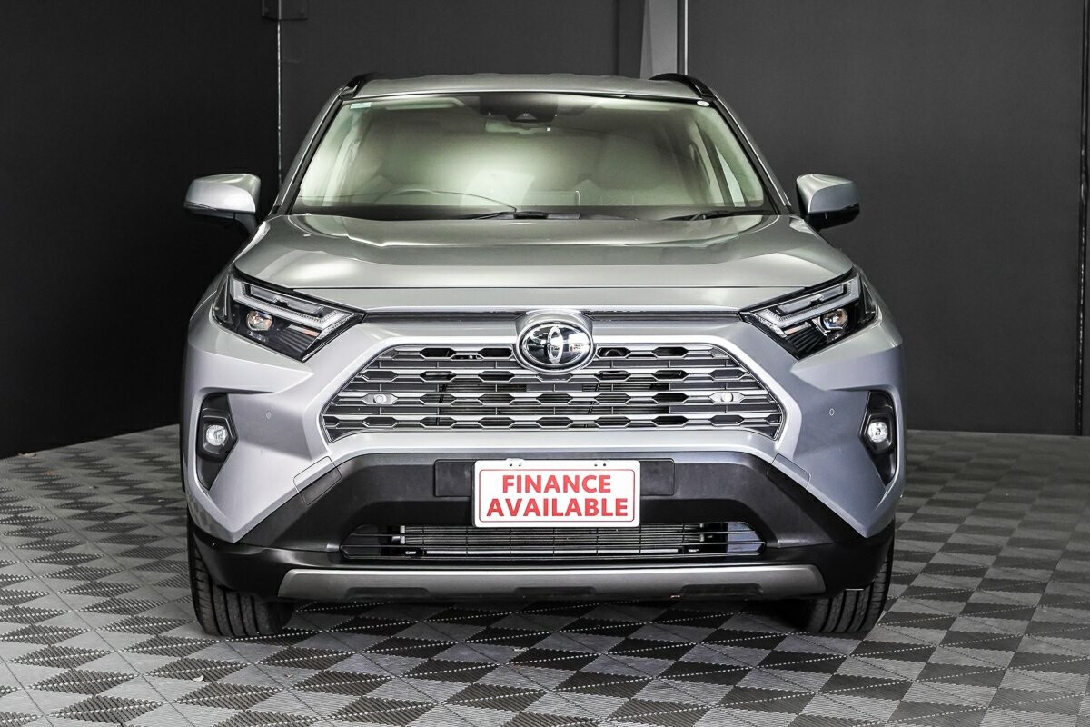 Toyota Rav4 image 3