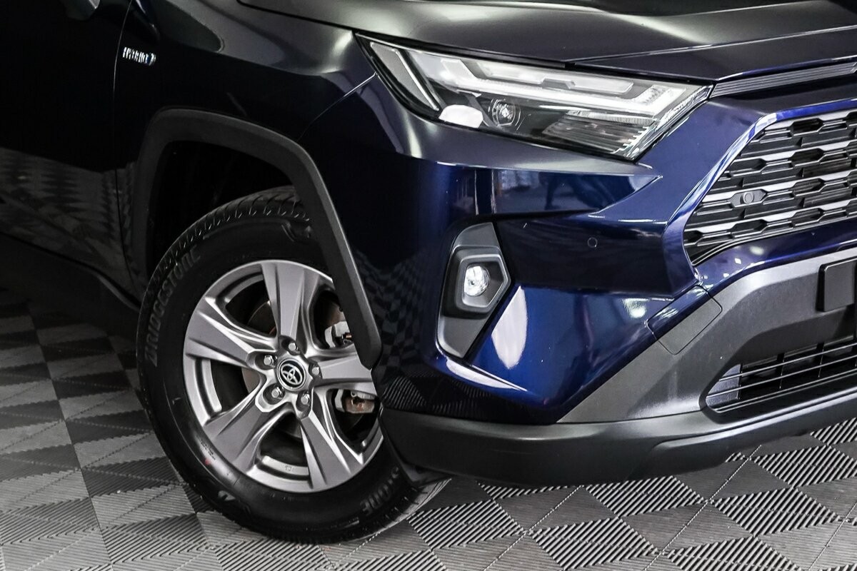 Toyota Rav4 image 2