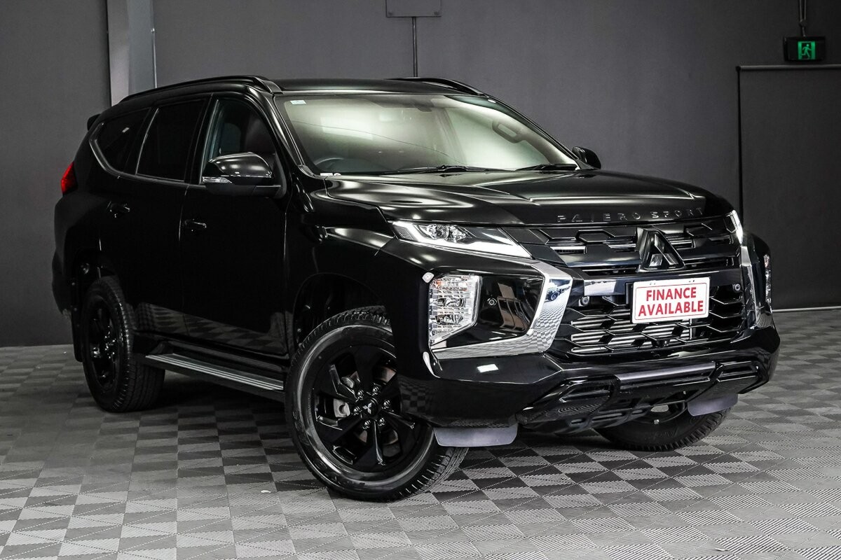 Mitsubishi Pajero Sport image 1