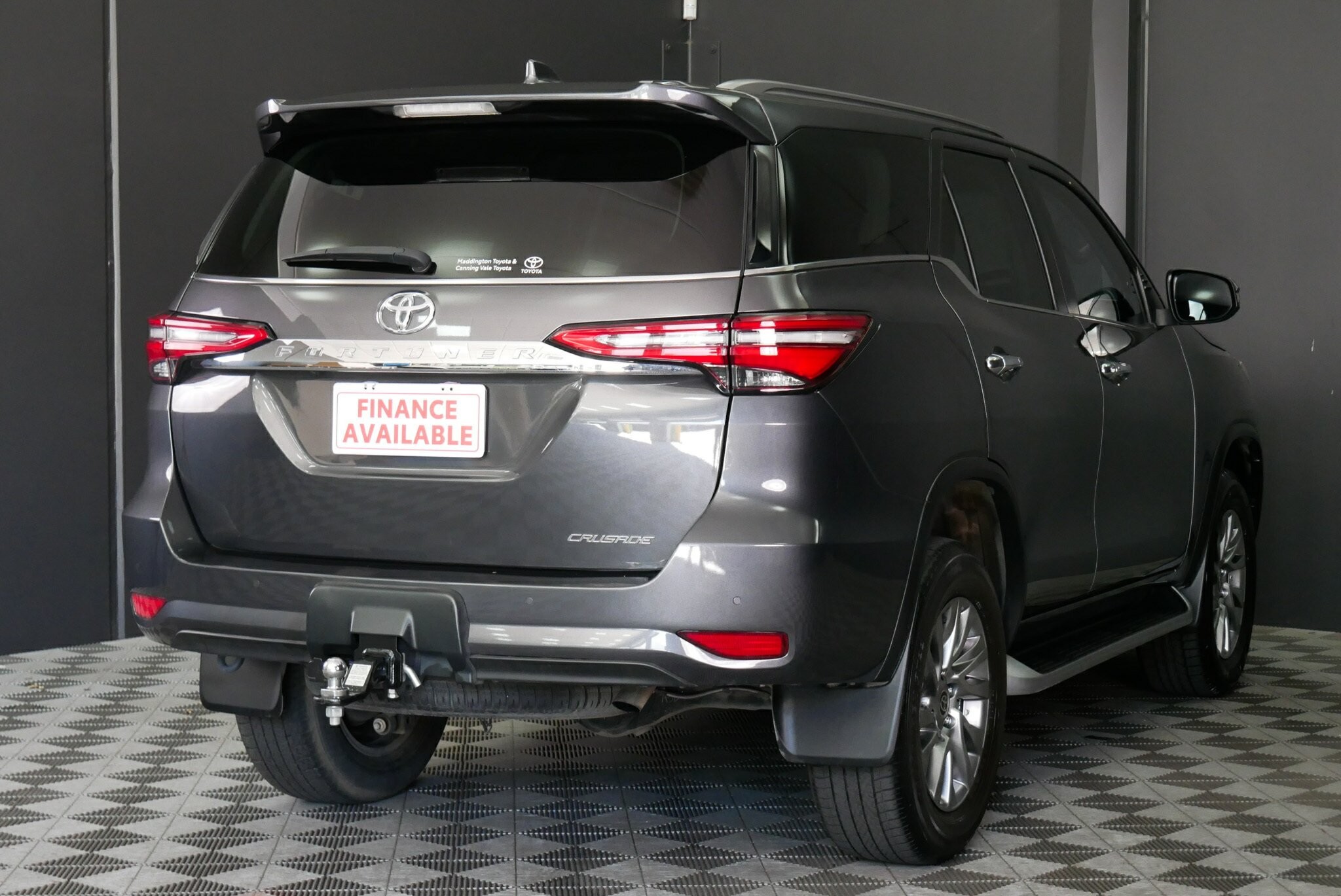 Toyota Fortuner image 4