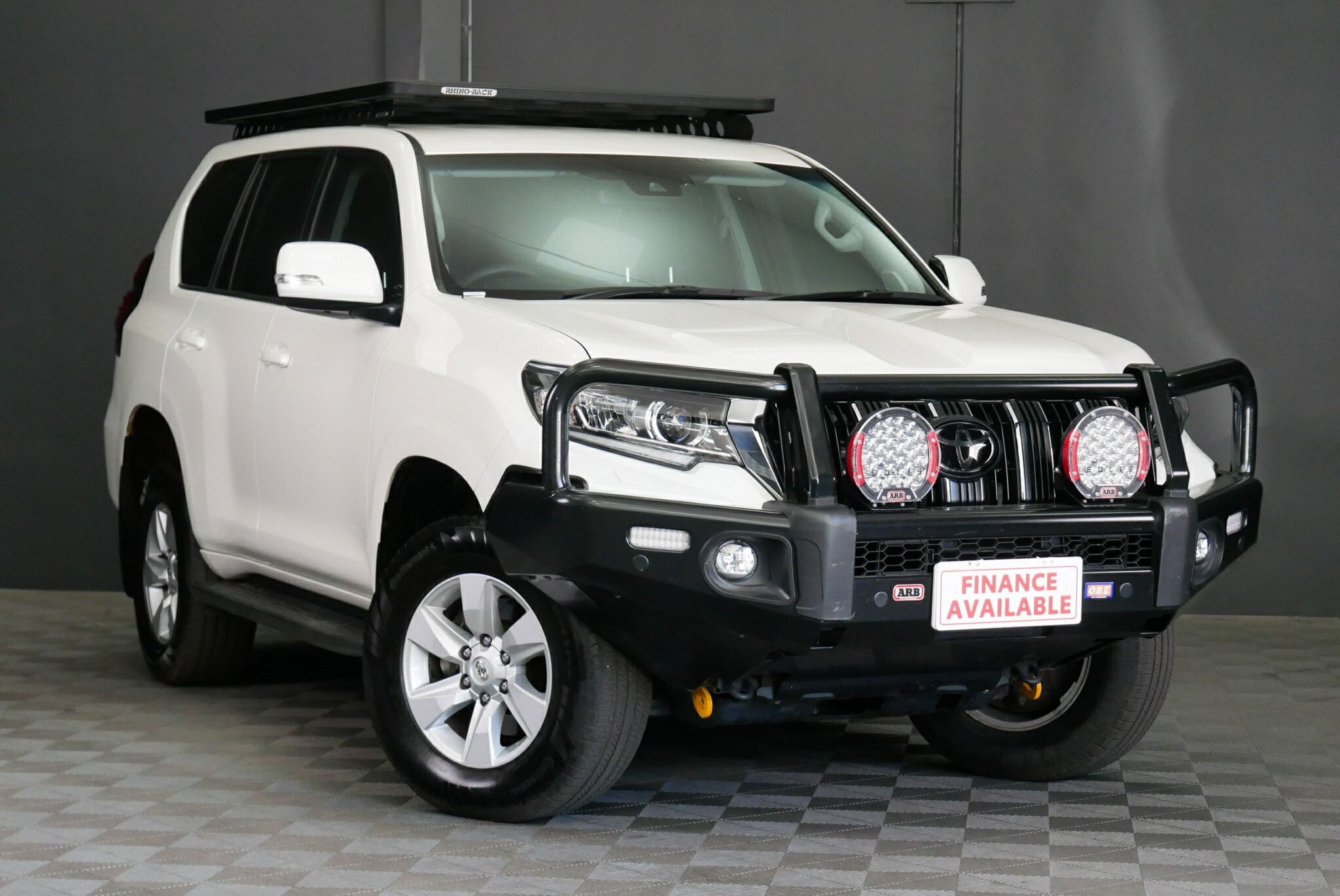 Toyota Landcruiser Prado image 1