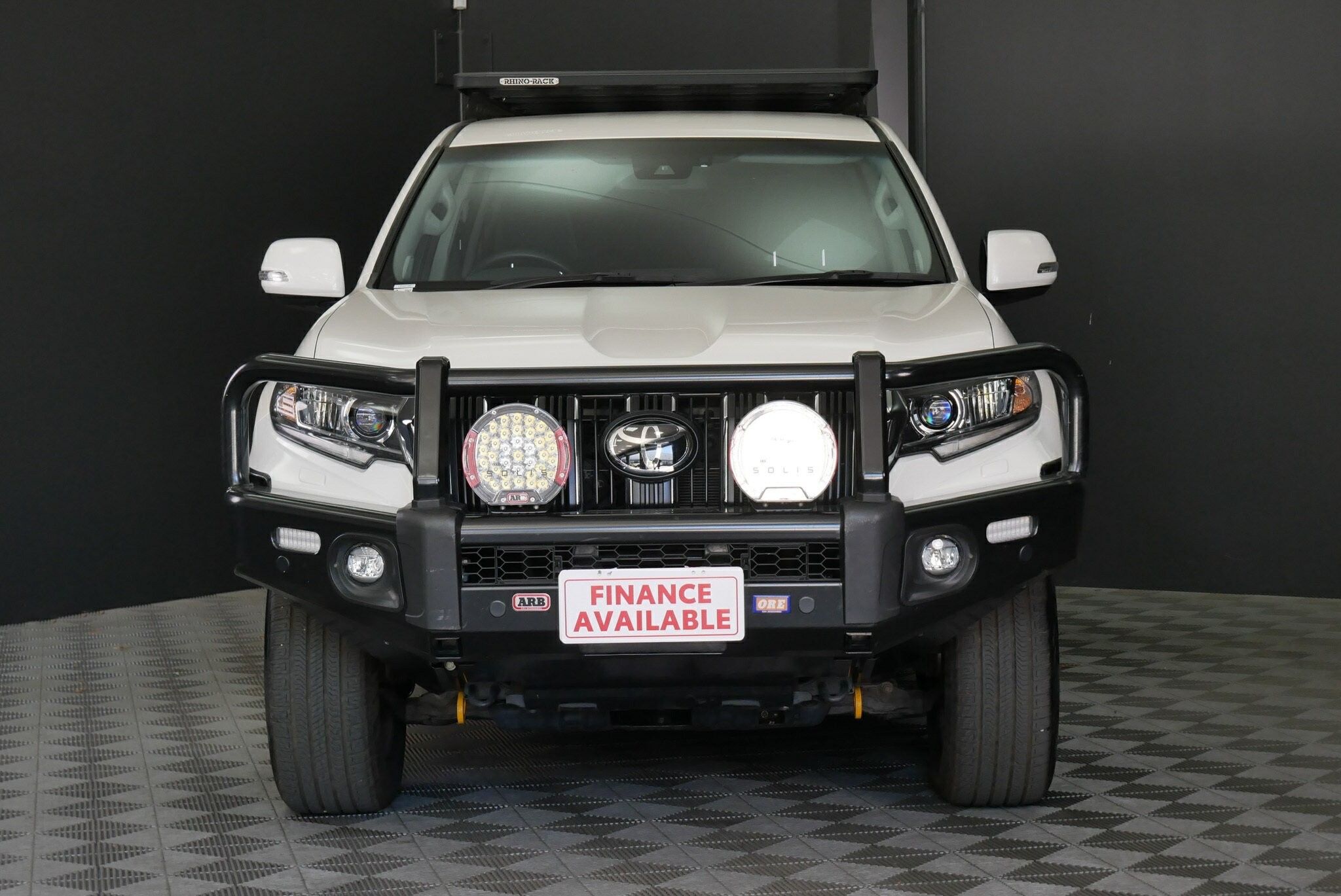 Toyota Landcruiser Prado image 2