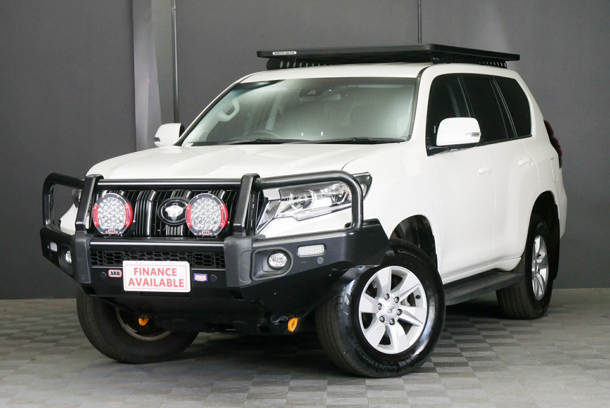 Toyota Landcruiser Prado image 3