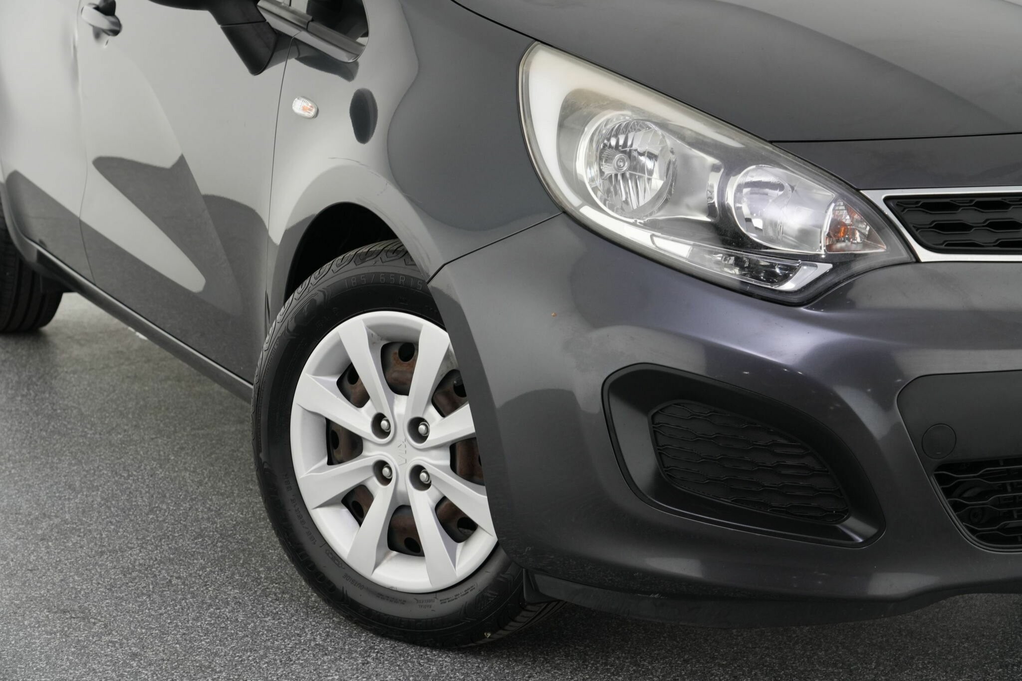 Kia Rio image 2