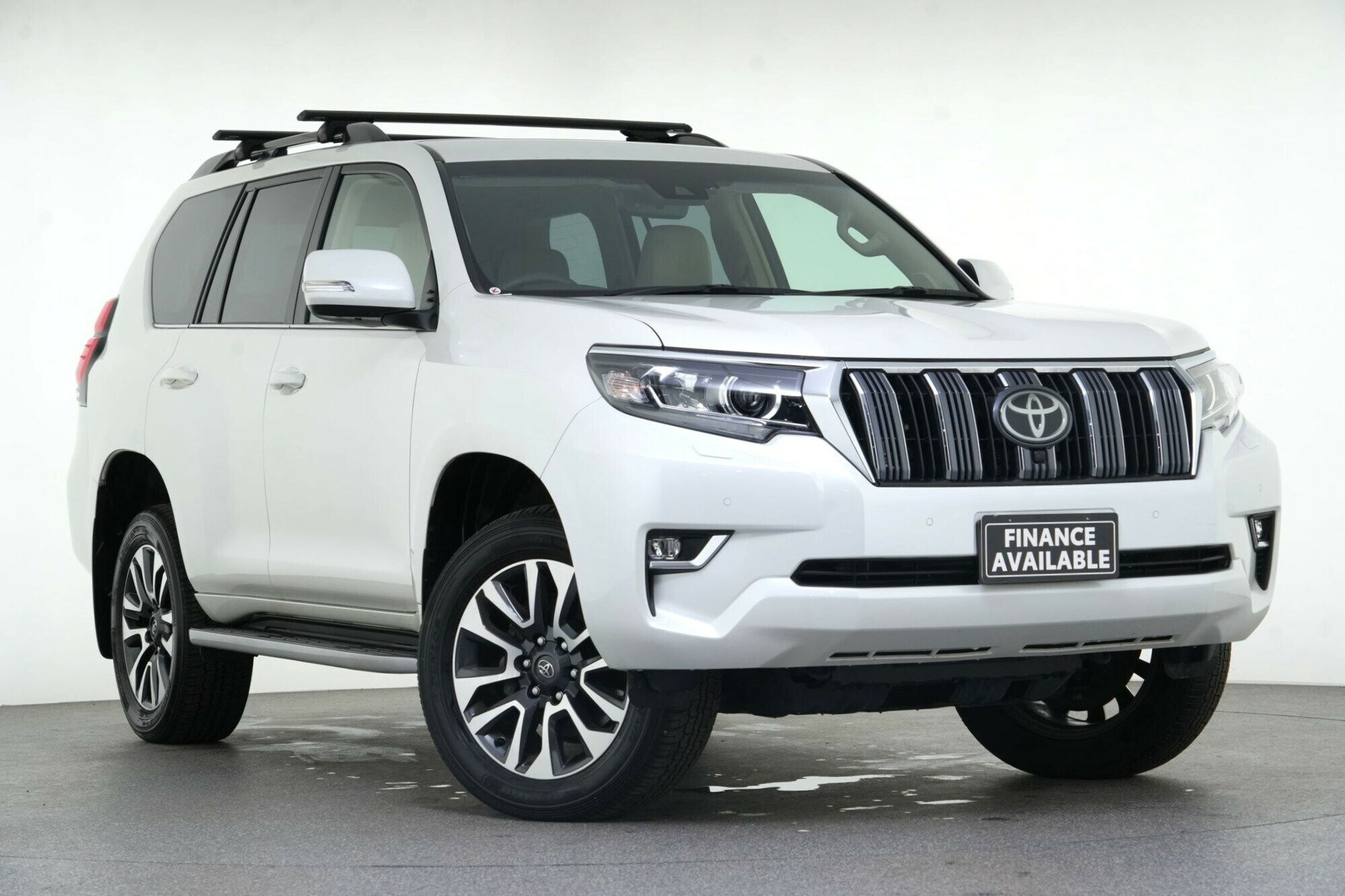 Toyota Landcruiser Prado image 1
