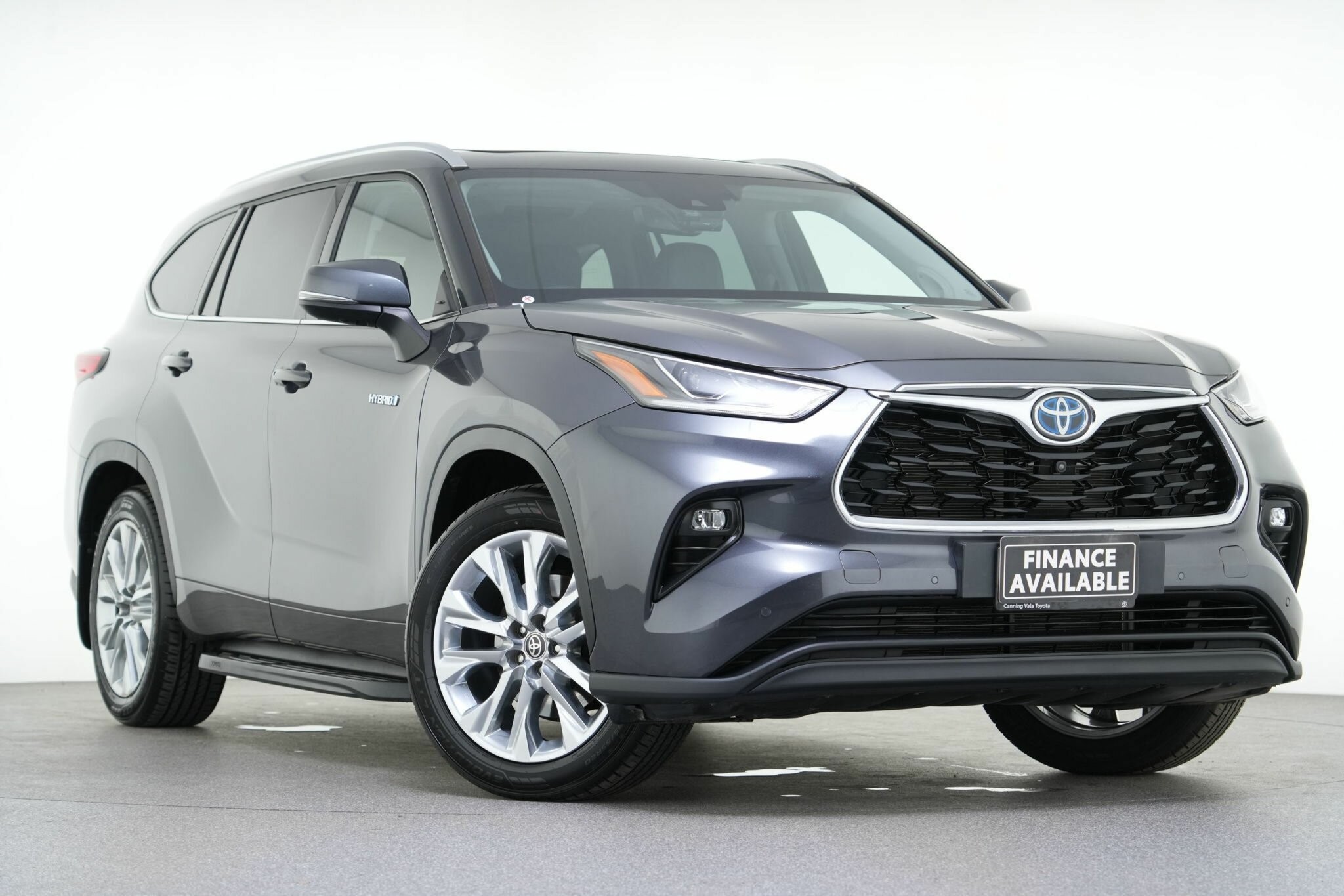 Toyota Kluger image 1