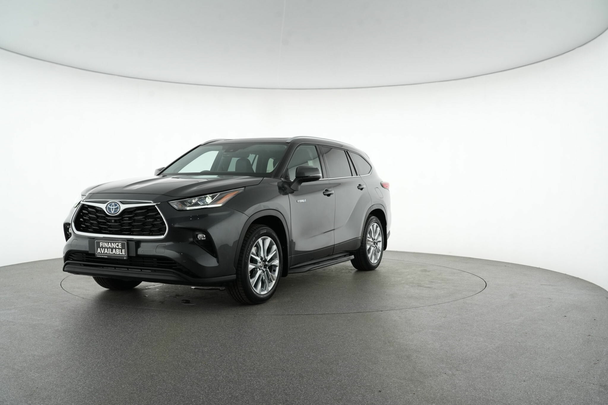 Toyota Kluger image 4
