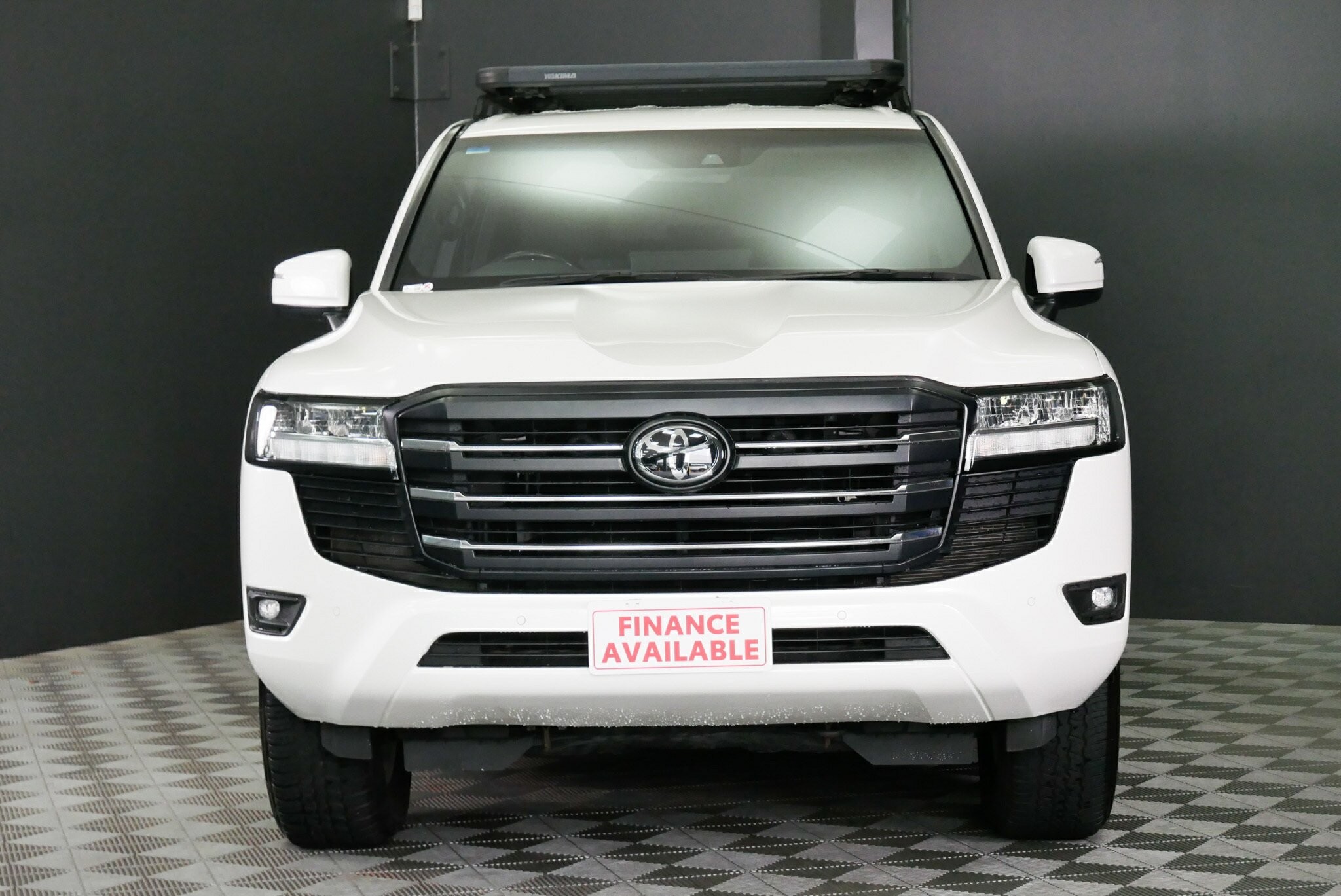 Toyota Landcruiser image 2