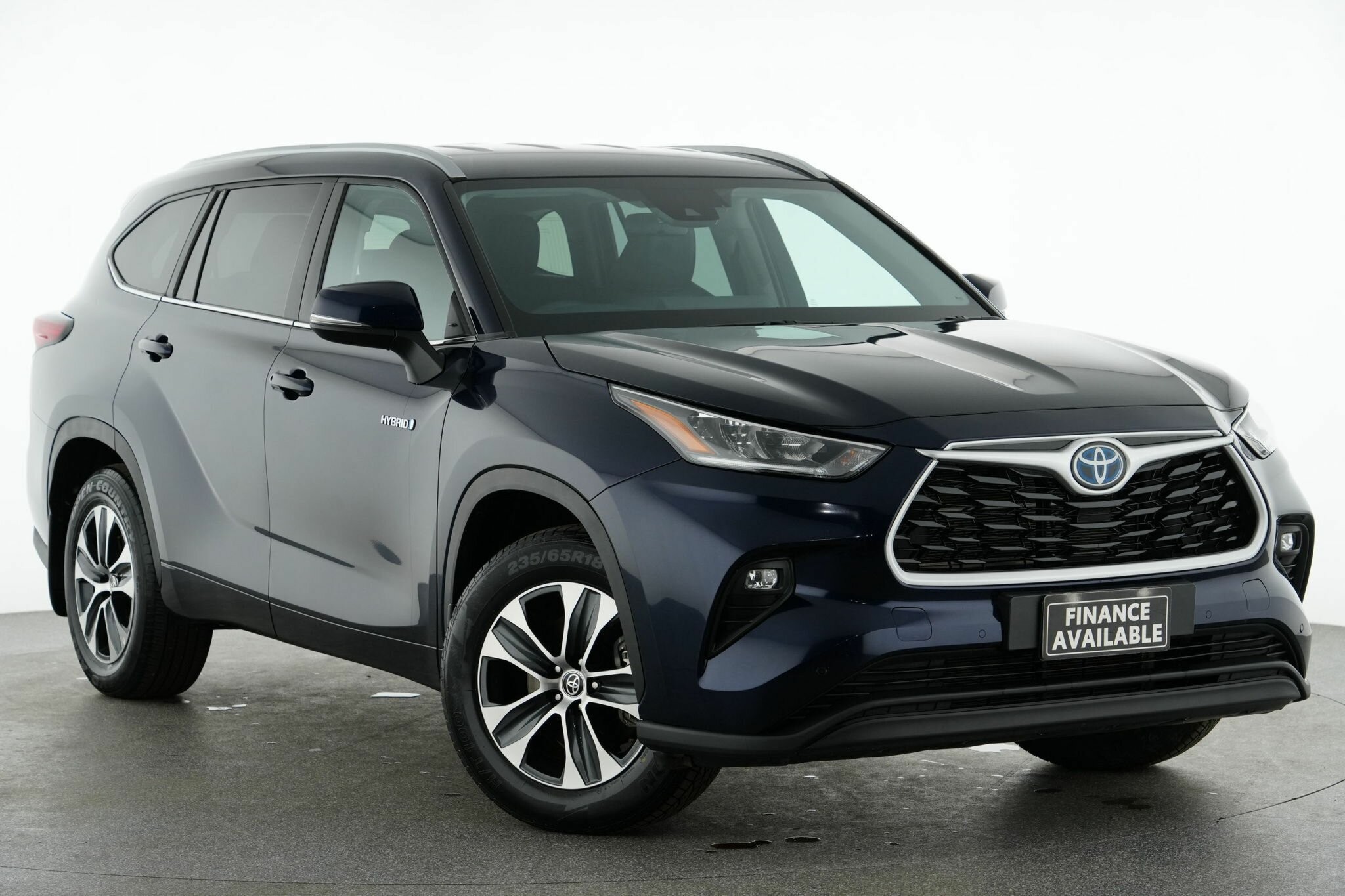 Toyota Kluger image 1