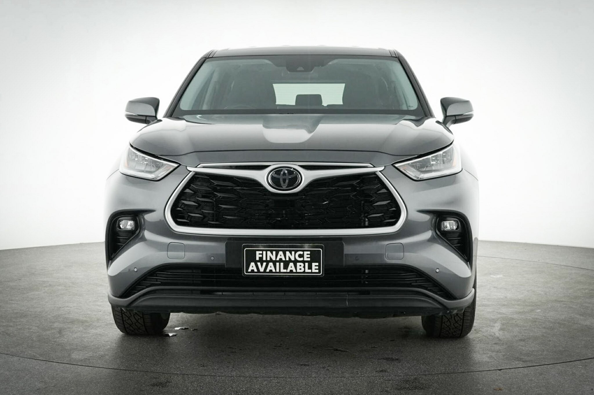 Toyota Kluger image 2