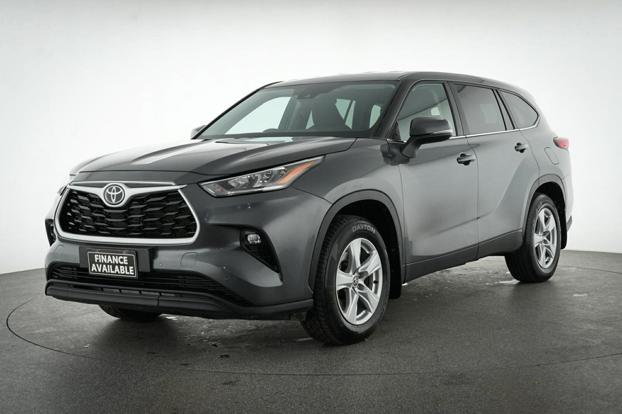 Toyota Kluger image 3