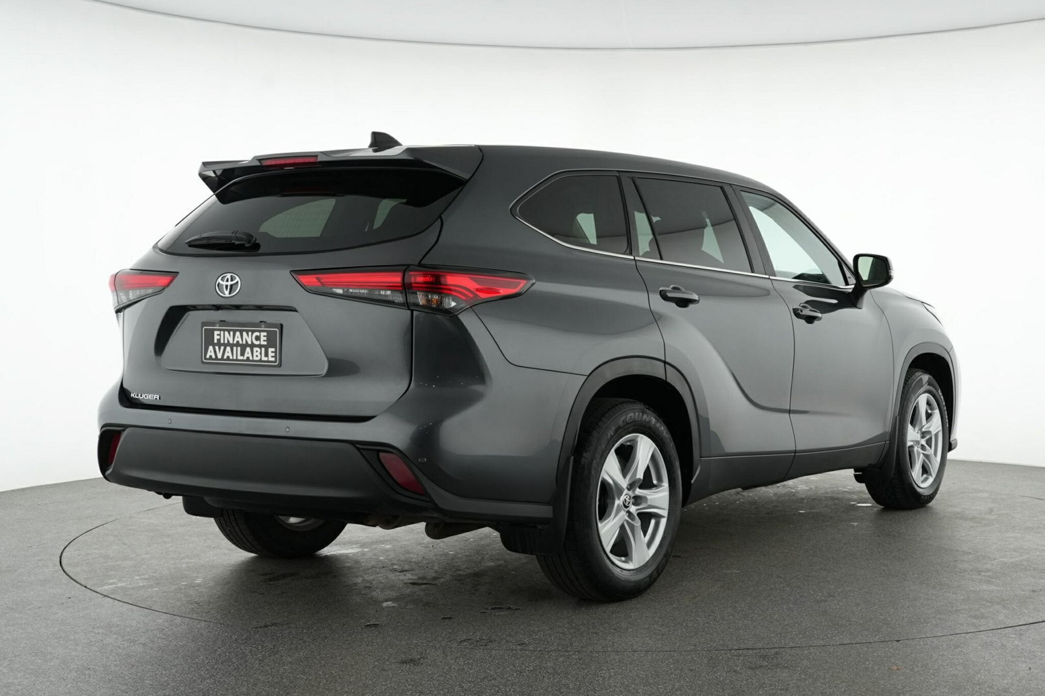 Toyota Kluger image 4