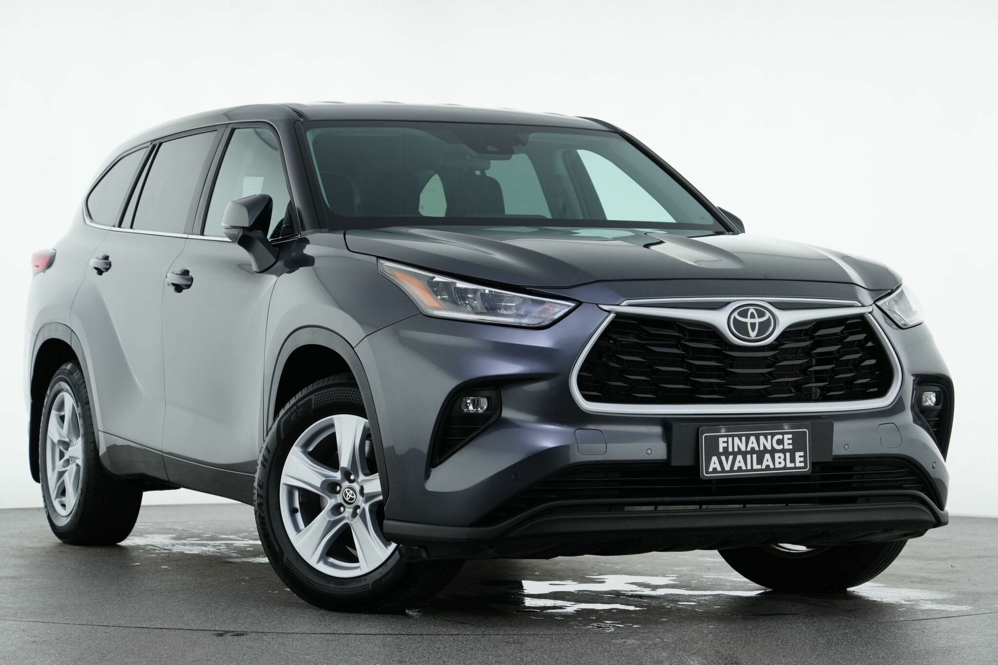 Toyota Kluger image 1
