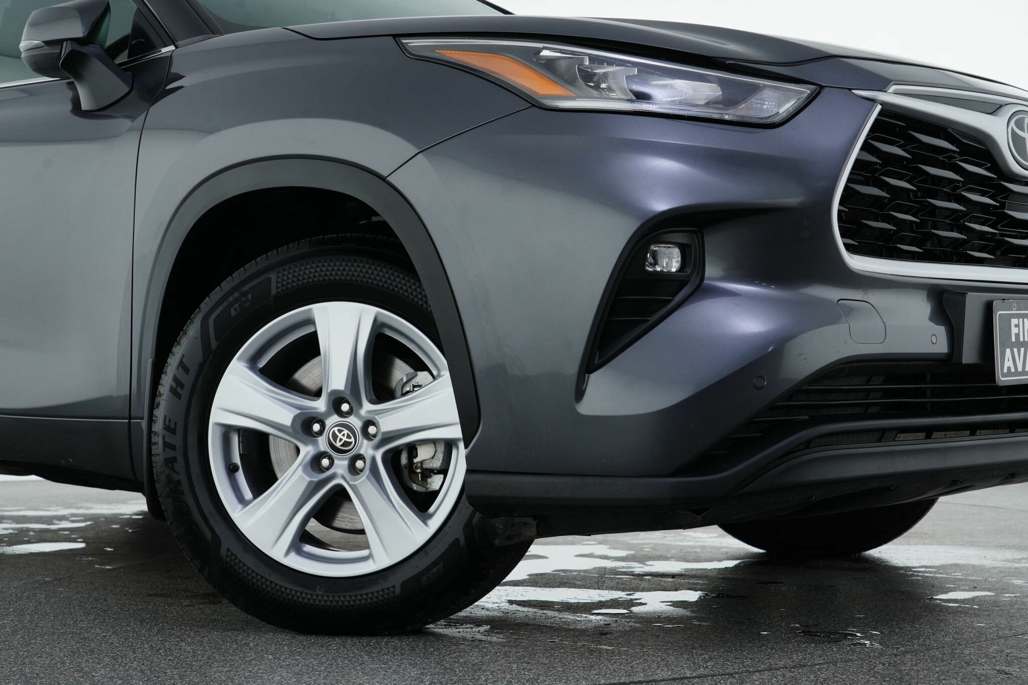 Toyota Kluger image 2