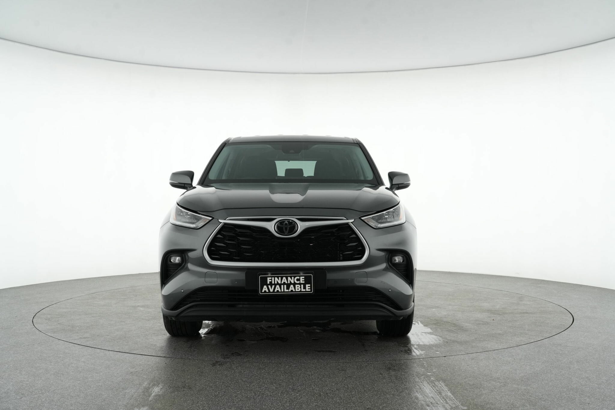 Toyota Kluger image 3