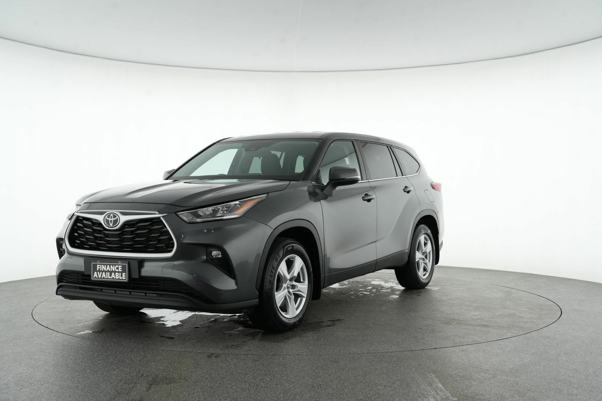 Toyota Kluger image 4