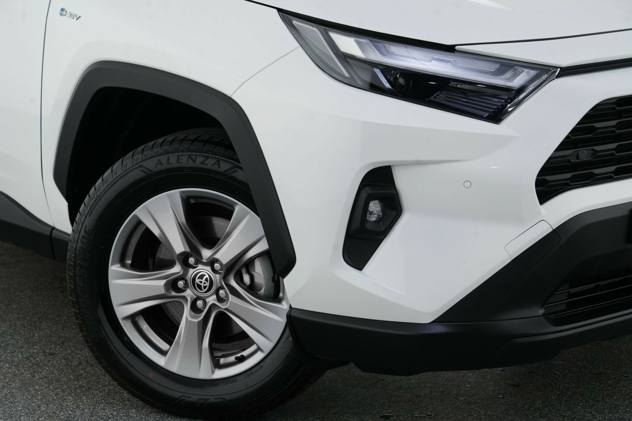 Toyota Rav4 image 2