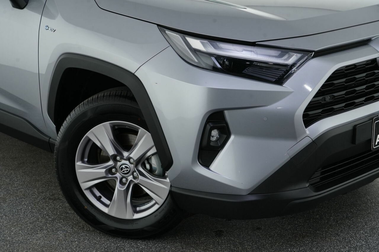 Toyota Rav4 image 2