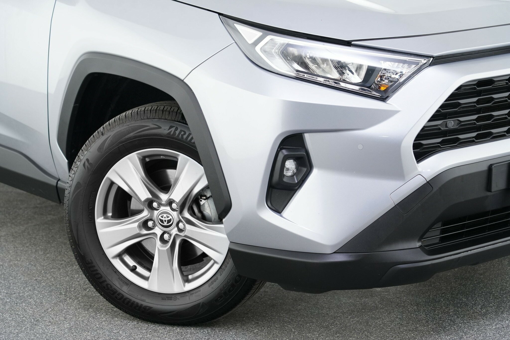 Toyota Rav4 image 2