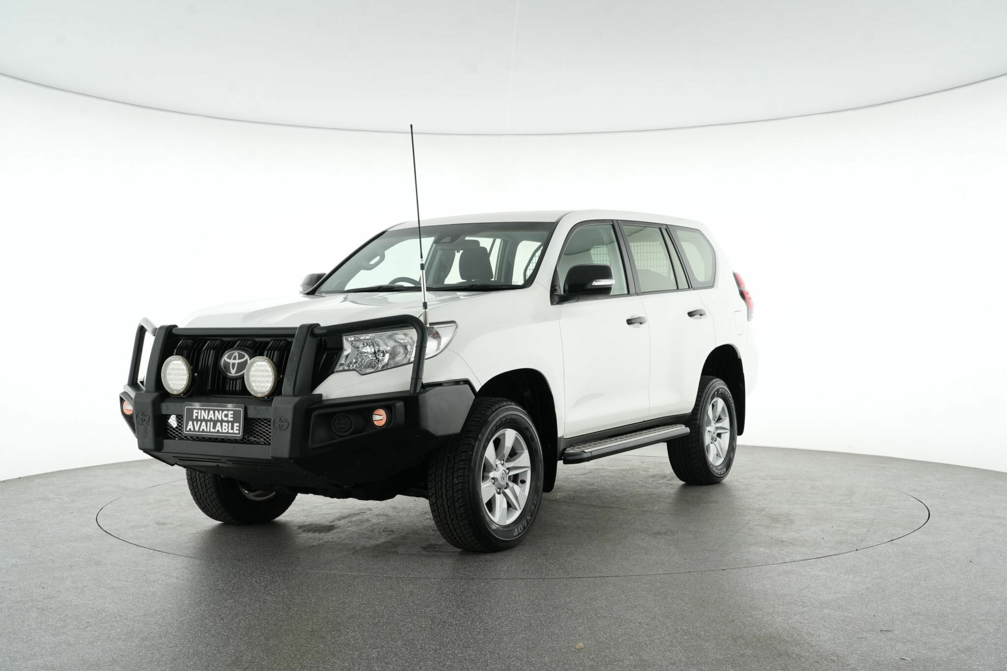 Toyota Landcruiser Prado image 4