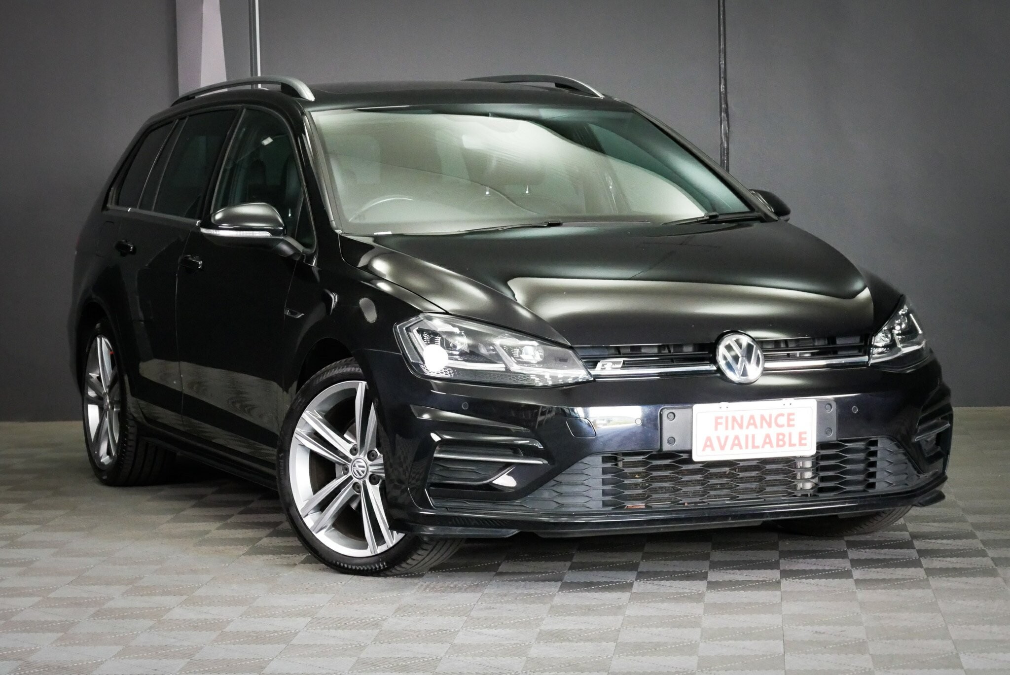 Volkswagen Golf image 1