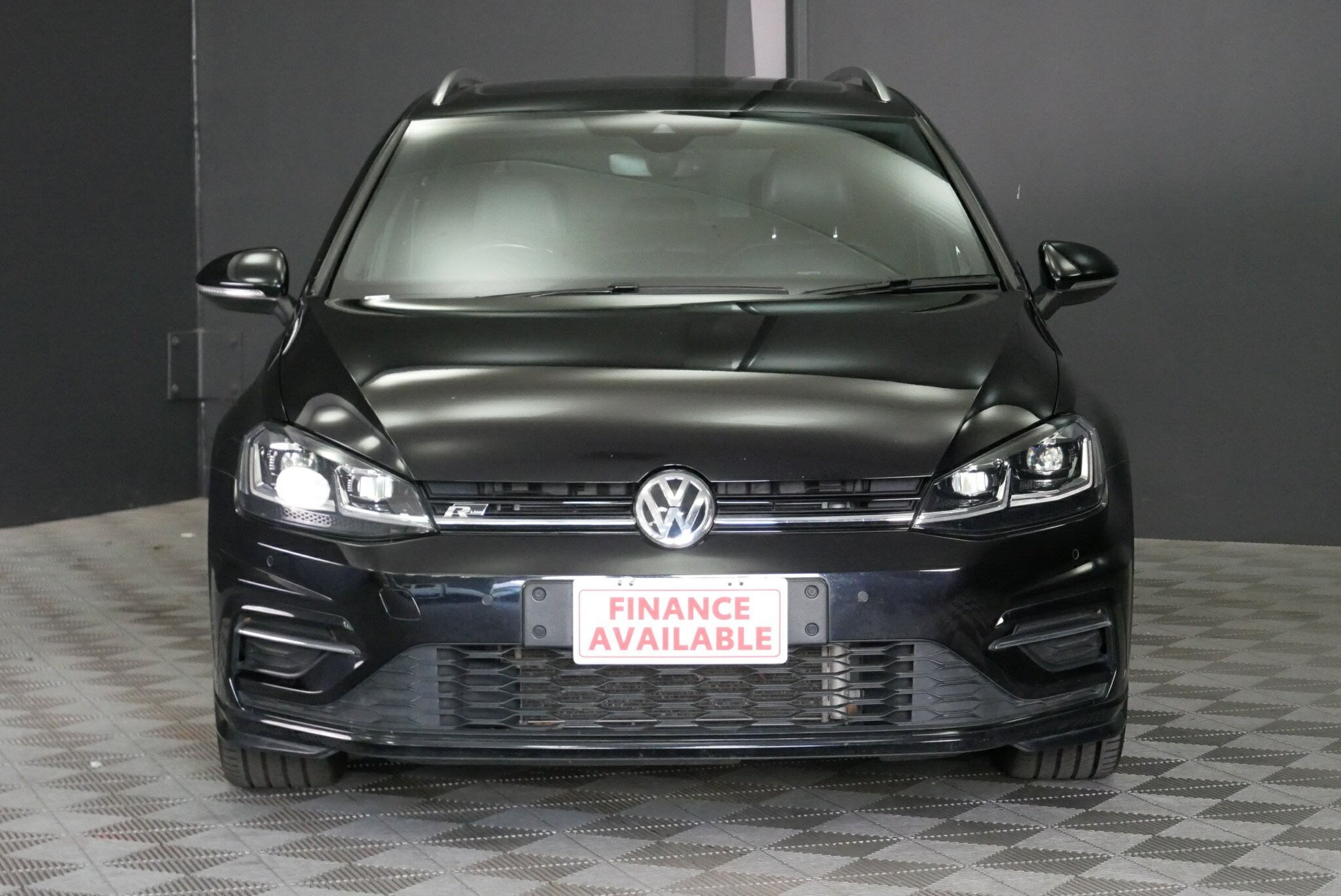 Volkswagen Golf image 2
