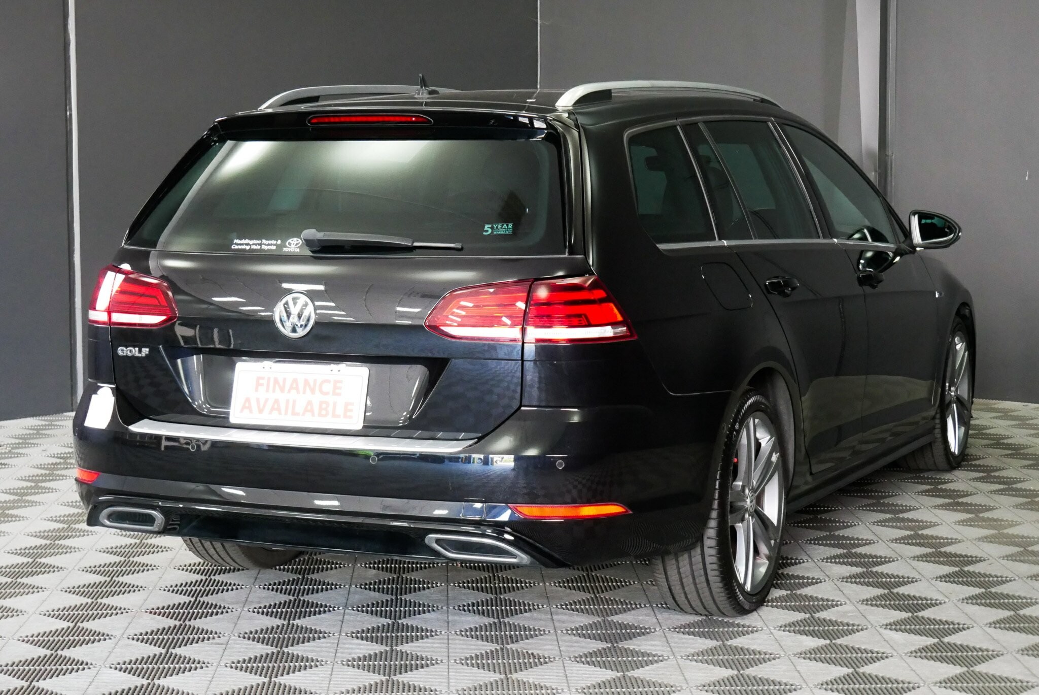 Volkswagen Golf image 4