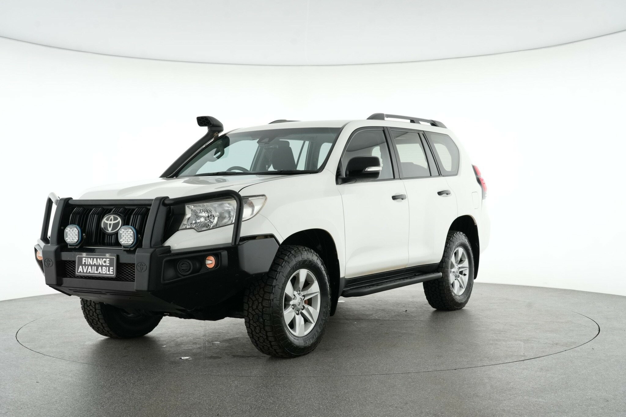 Toyota Landcruiser Prado image 4