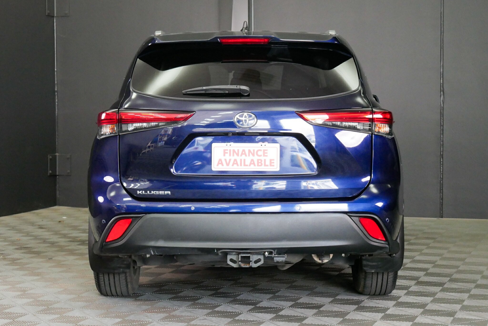 Toyota Kluger image 4
