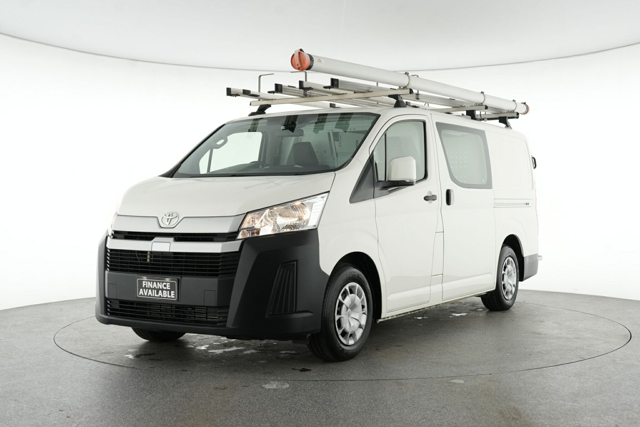 Toyota Hiace image 4