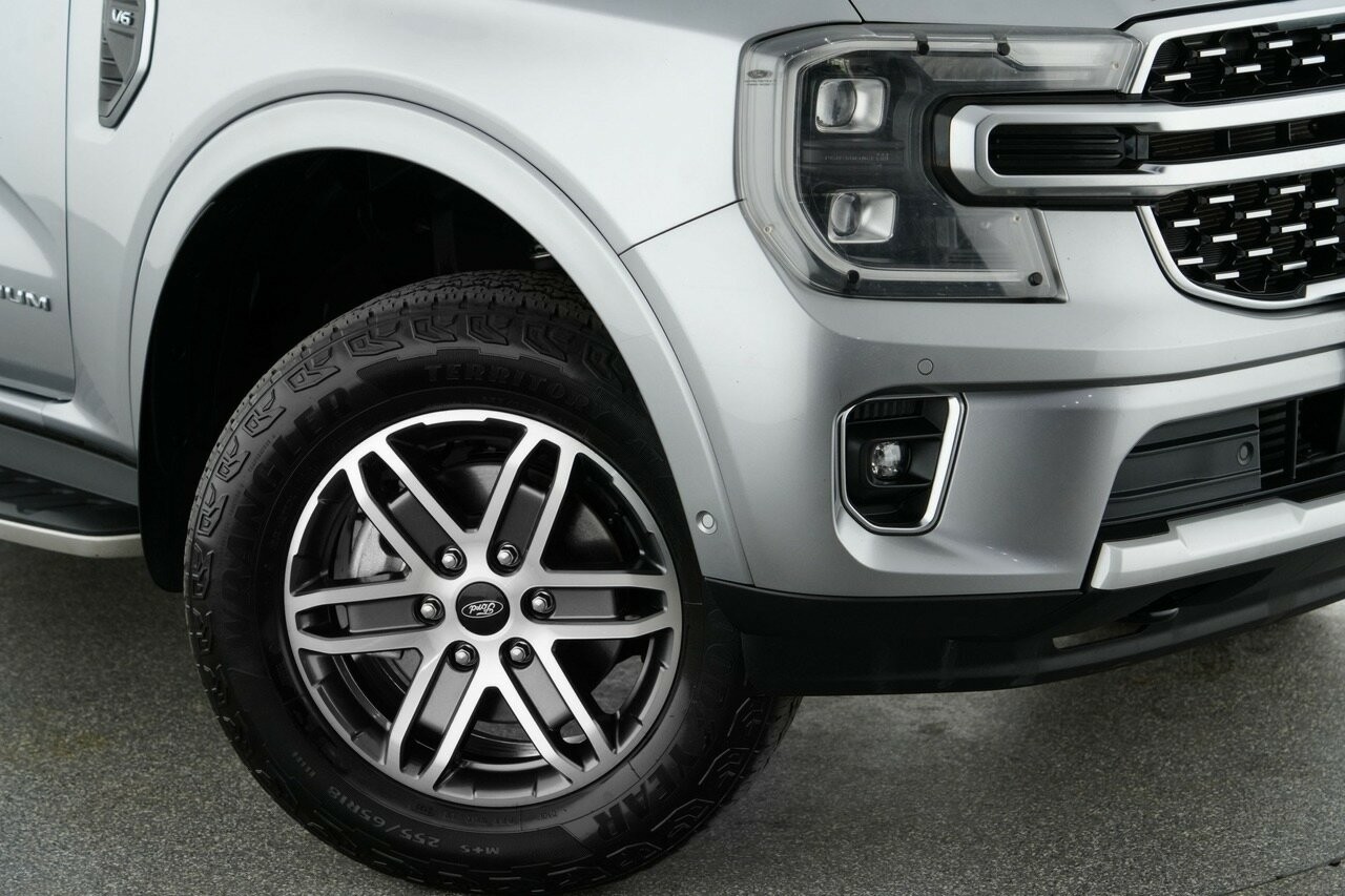 Ford Everest image 2