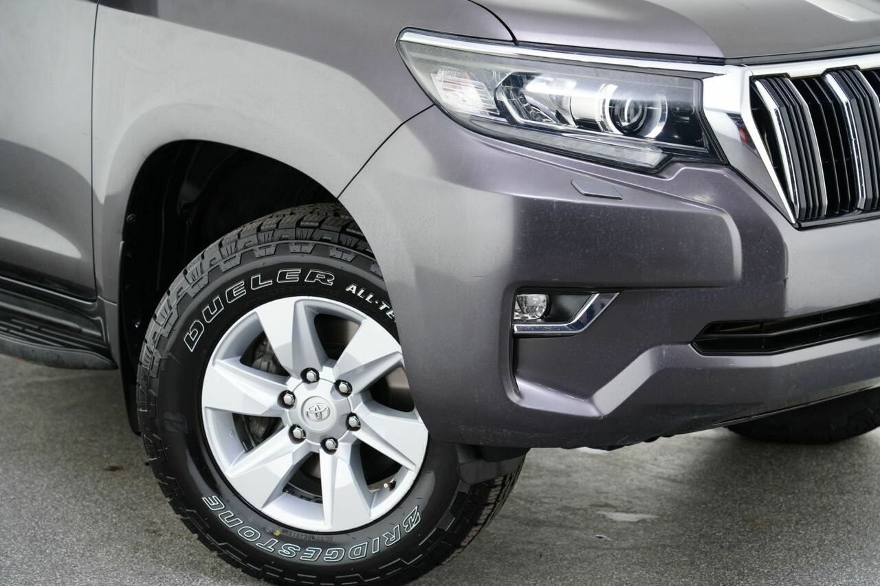 Toyota Landcruiser Prado image 2