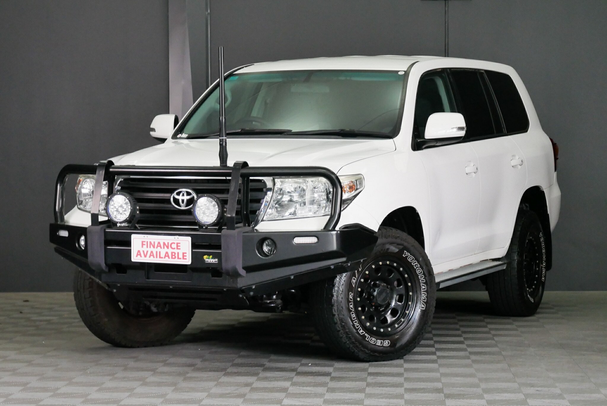 Toyota Landcruiser image 3