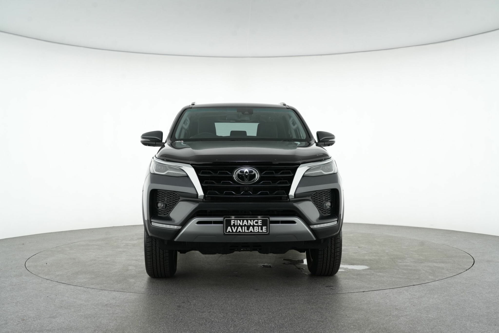 Toyota Fortuner image 3