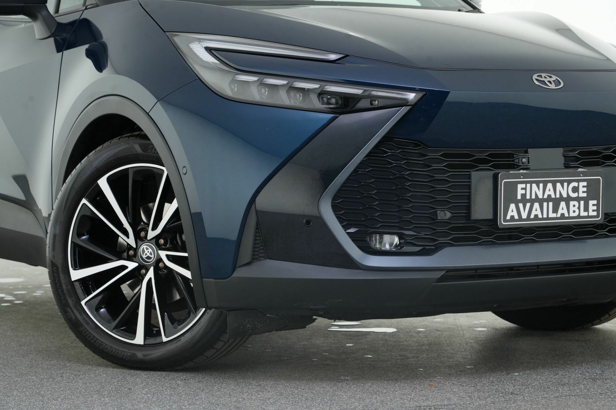 Toyota C-hr image 2