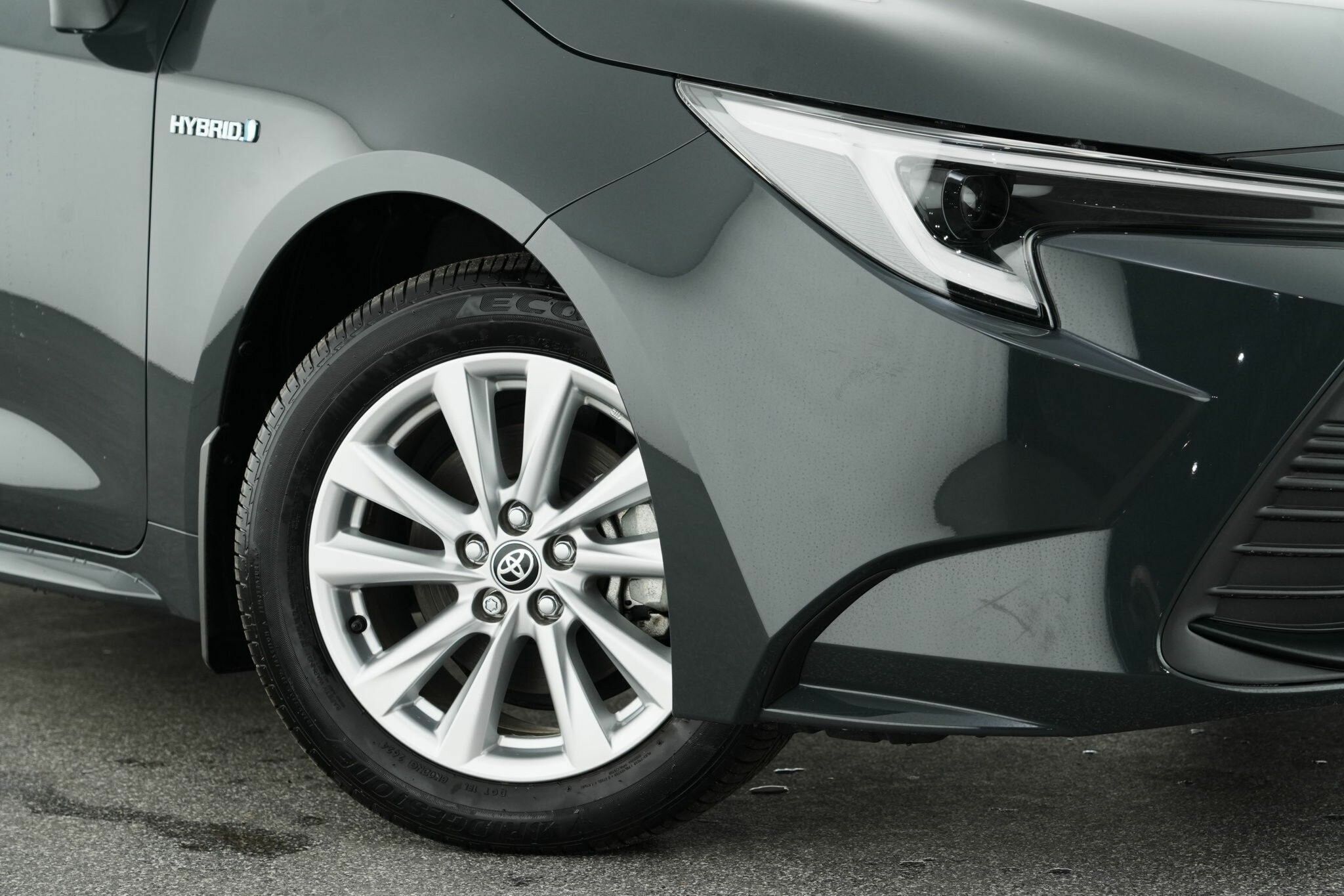 Toyota Corolla image 2