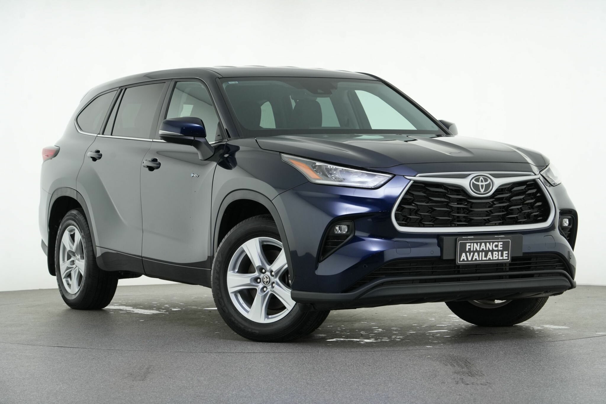 Toyota Kluger image 1