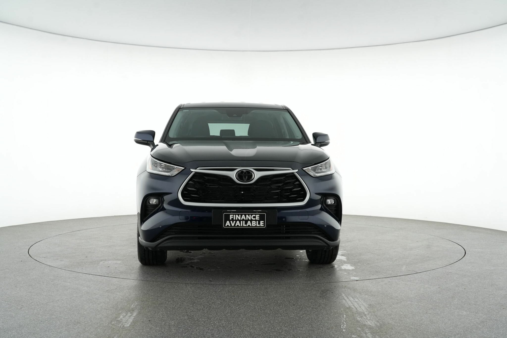 Toyota Kluger image 3