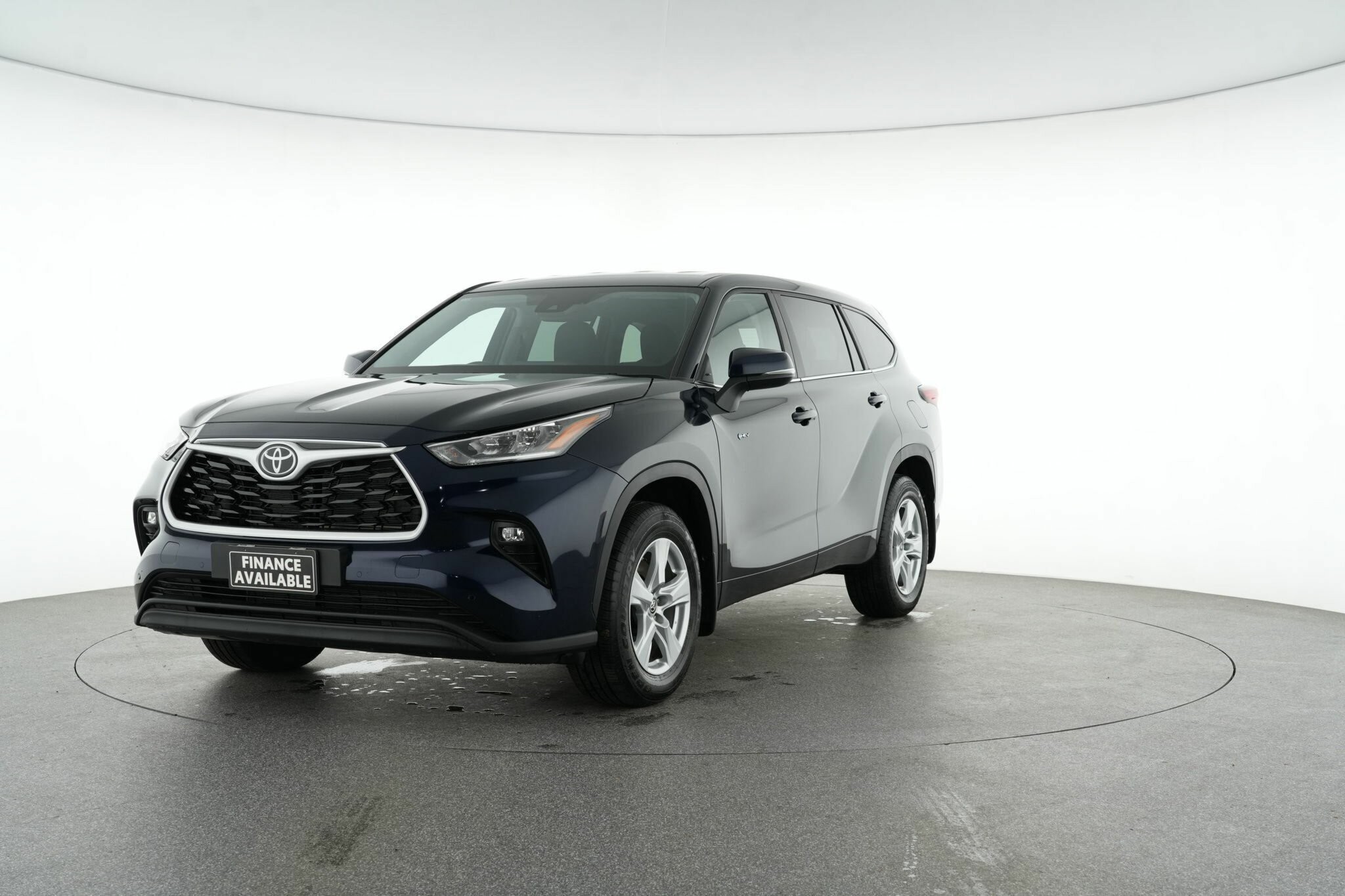 Toyota Kluger image 4