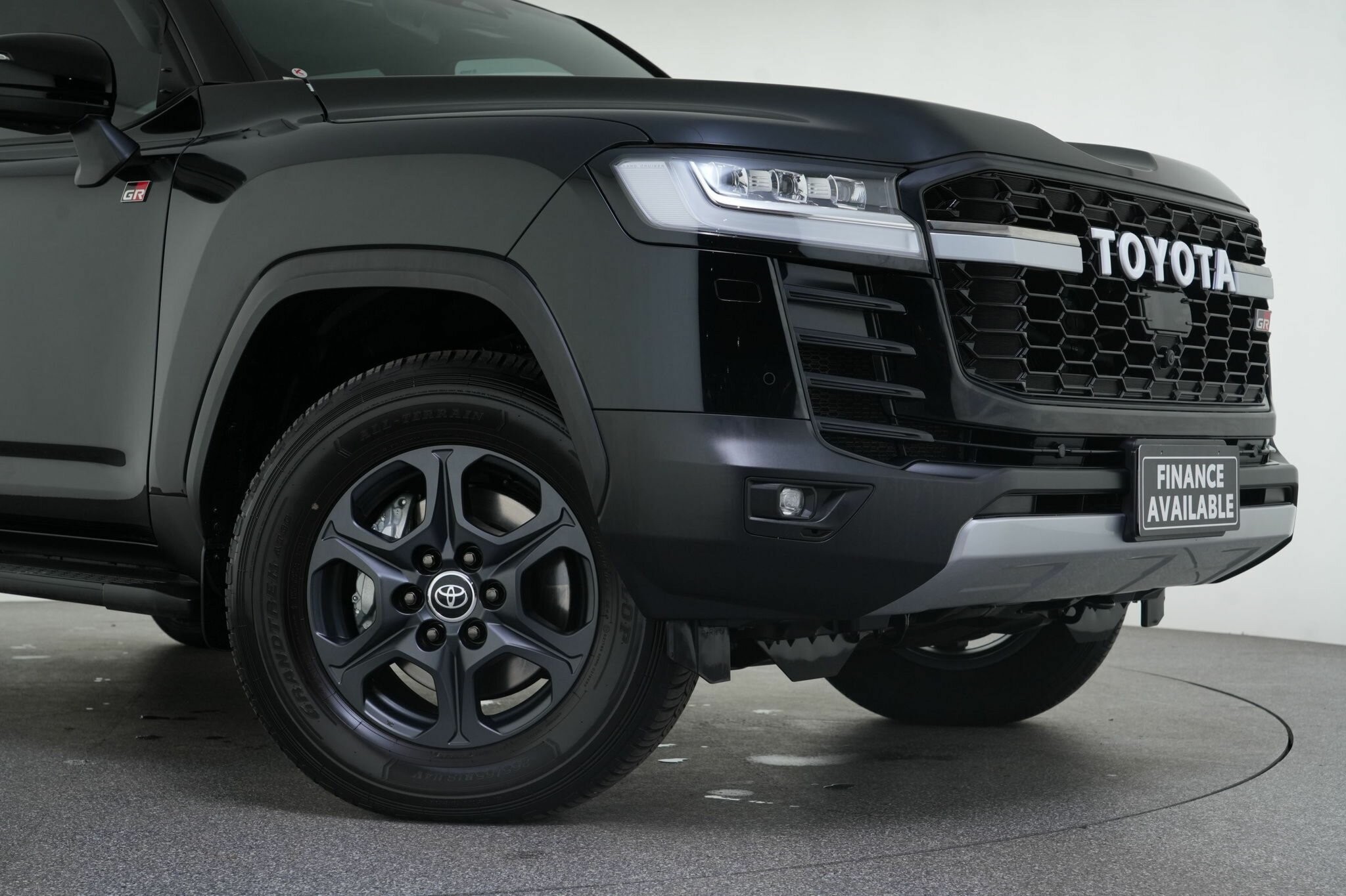 Toyota Landcruiser image 2