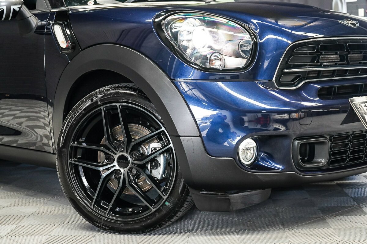 Mini Countryman image 2