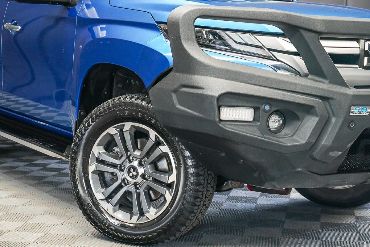 Mitsubishi Triton image 2