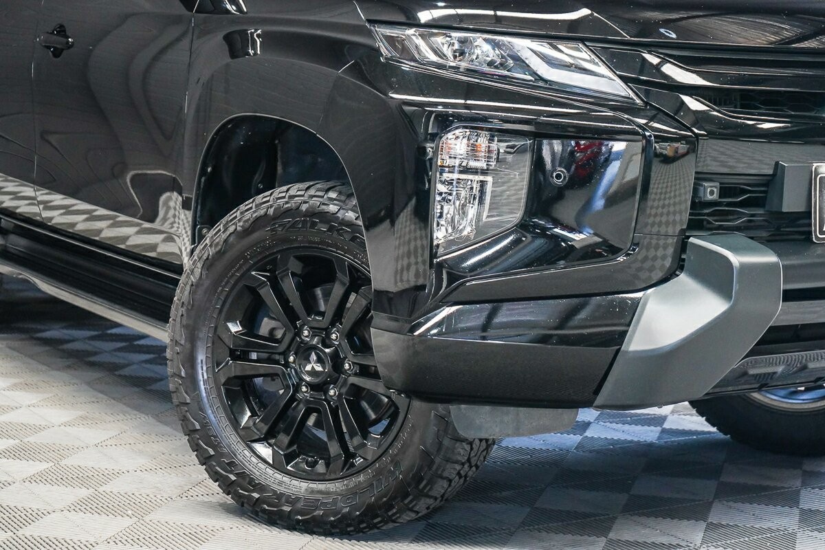 Mitsubishi Triton image 2