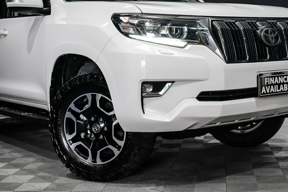 Toyota Landcruiser Prado image 2