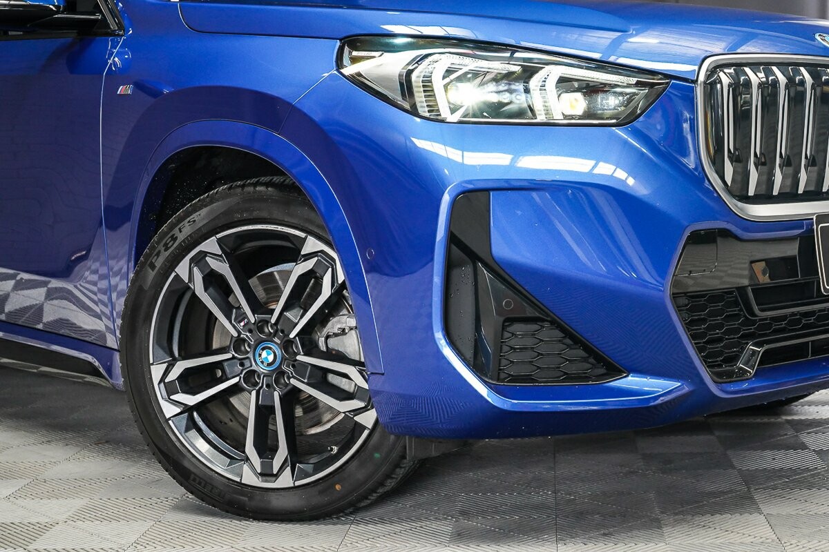 BMW Ix1 image 2