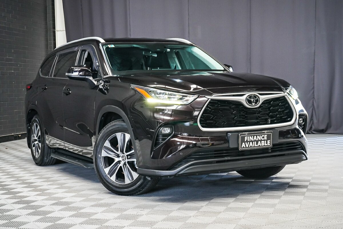 Toyota Kluger image 1