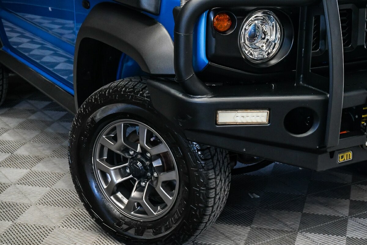Suzuki Jimny image 2