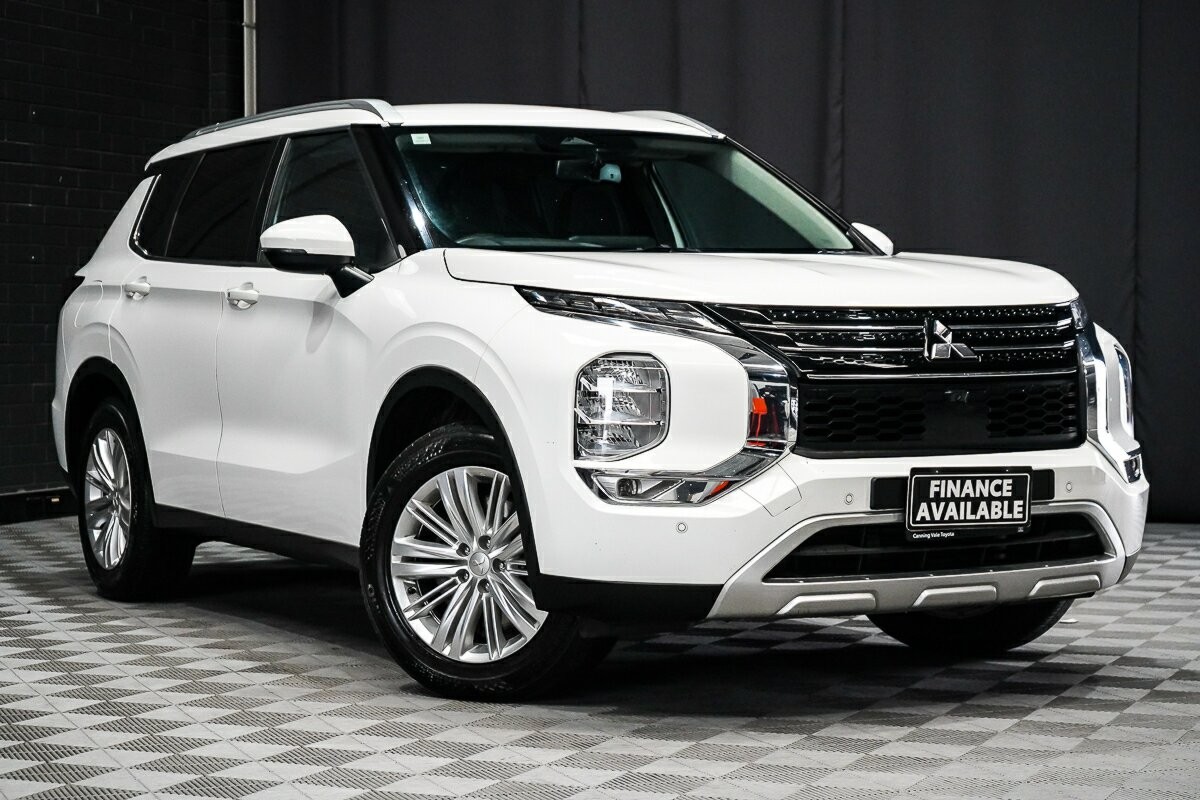 Mitsubishi Outlander image 1